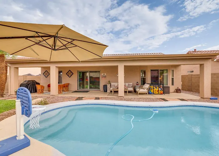 5 Mi To Stadiums! Quiet & Sun-soaked Oasis Peoria