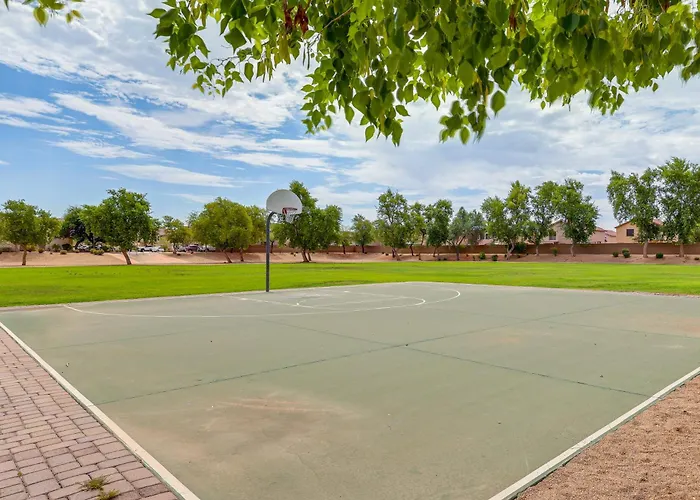 5 Mi To Stadiums! Quiet & Sun-soaked Oasis * Peoria